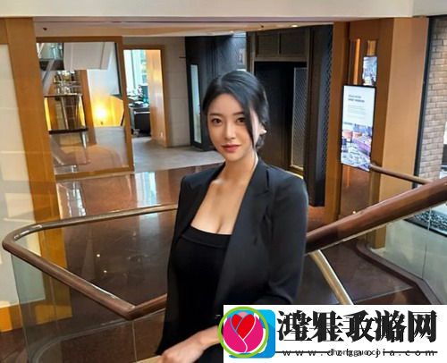 香蕉99㊙一区精品蜜桃臀，甜蜜诱惑的新体验，网友：果然是视觉和味觉的双重盛宴！